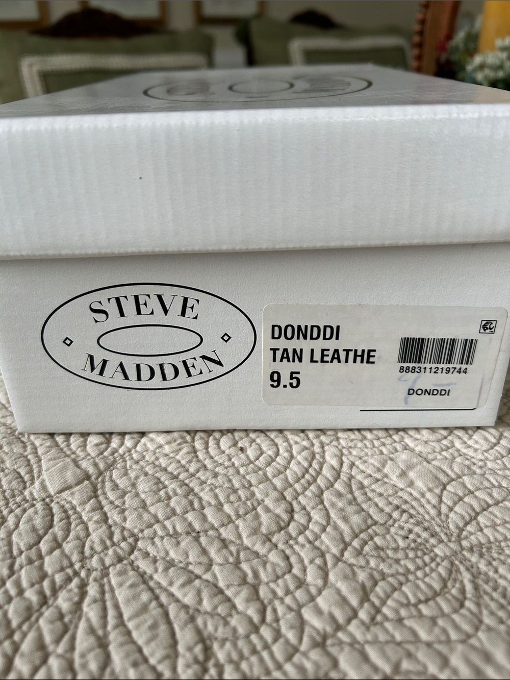 Steve Madden Women's Tan Leather Sandals.
Normal wear. Good condition. Size 9.5 - Picture 9 of 9